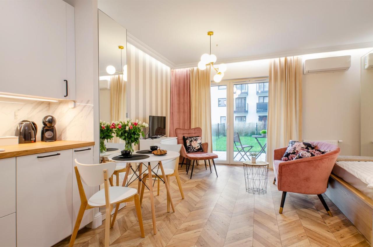 Sky Home- Rose Apartament -Manufaktura, Bezplatny Parking, Klima, Dostep Na Kod 罗兹 外观 照片