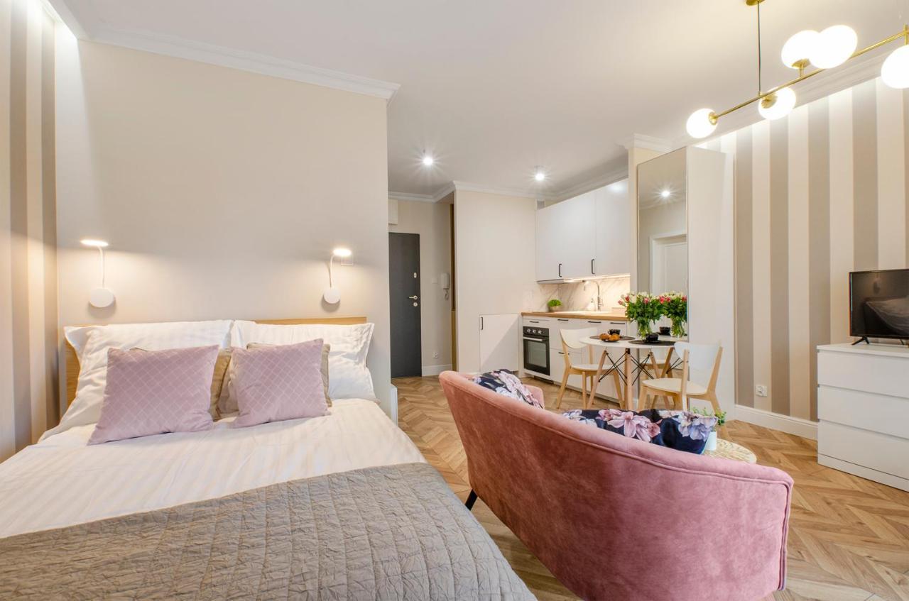 Sky Home- Rose Apartament -Manufaktura, Bezplatny Parking, Klima, Dostep Na Kod 罗兹 外观 照片